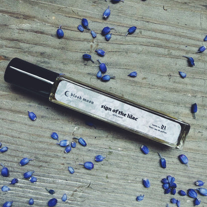 Sign of the Lilac Eau de Parfum - Lilac, White Tea, Dark Amber